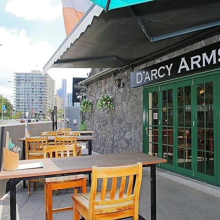 Darcy Arms Hotel Motel Гоулд Коуст Екстериор снимка