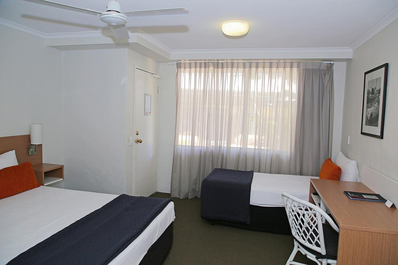 Darcy Arms Hotel Motel Гоулд Коуст Екстериор снимка