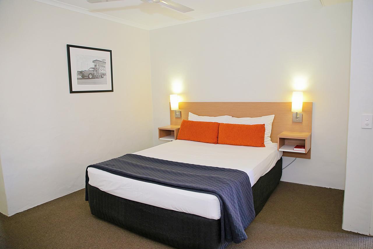 Darcy Arms Hotel Motel Гоулд Коуст Екстериор снимка